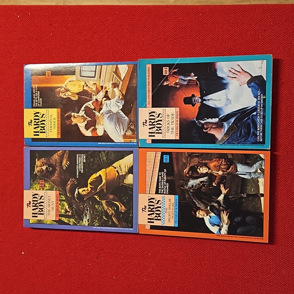 Hardy Boys paperbacks 4 books vintage @1990 volumes 101 102, 103, and 104 New